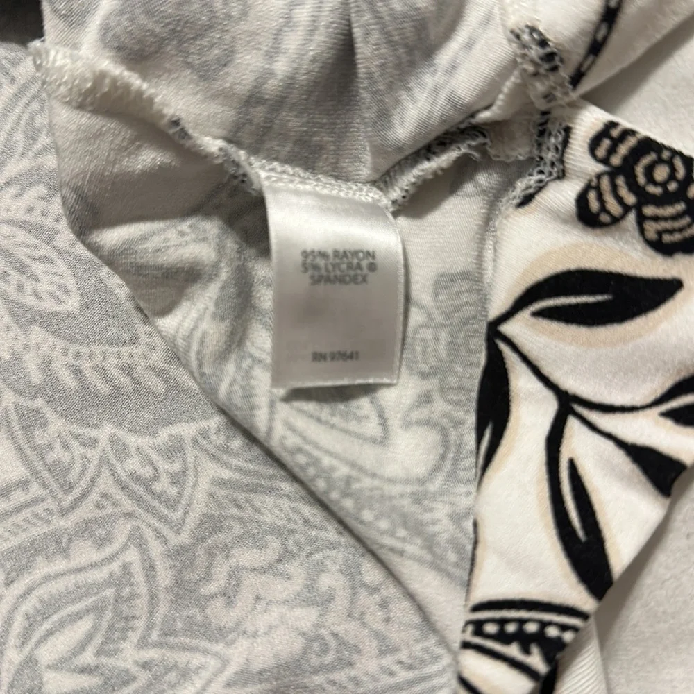 J. Jill - Wearever Collection - Black & White Paisley 3/4 Sleeve Blouse - Medium - Picture 5 of 6